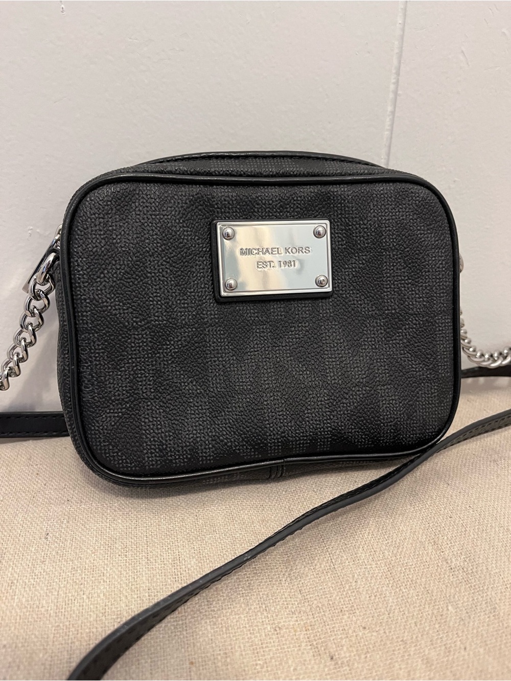 Michael Kors Jet Signature Crossbody